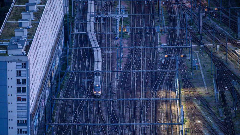 Bahnreisen: Bahnhof Paris Montparnasse: Die neue Direktverbindung zwischen Paris und Berlin verbindet die beiden Hauptstädte in acht Stunden.