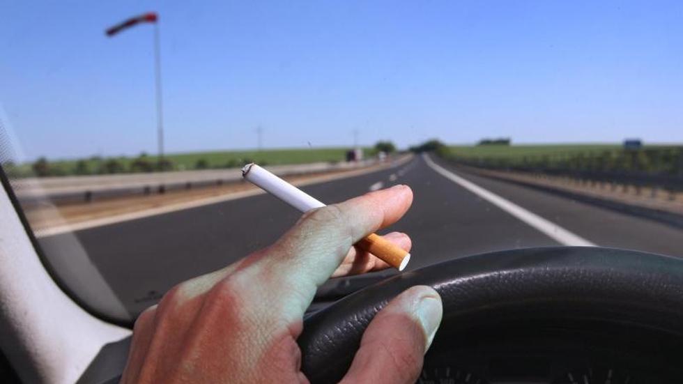 Mortler für Außenwerbeverbot: Rauchverbot im Auto: Bundestagsabgeordnete  planen Initiative