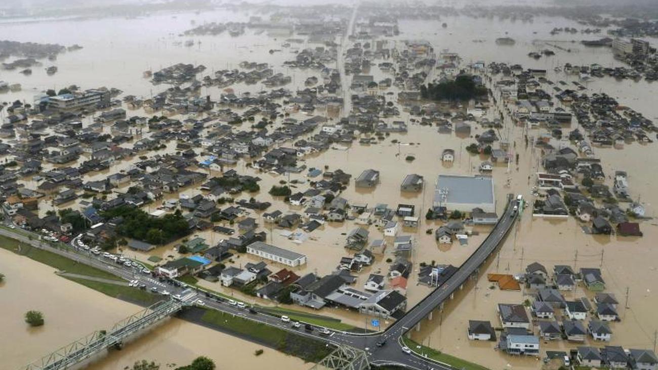 Ситуация в дубае сегодня с наводнением. Наводнения Японии 2018 года. Наводнение в Токио. Затопление Токио. Самое крупное наводнение.