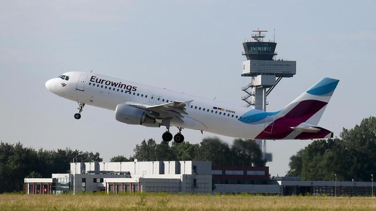 Am Boden Bleiben Hitze Durchkreuzt Plane Der Urlauber Am Flughafen Hannover Zeit Online