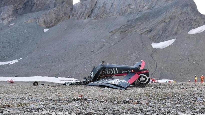 Absturz an Bergflanke: Historische Ju-52 stürzt in der Schweiz ab