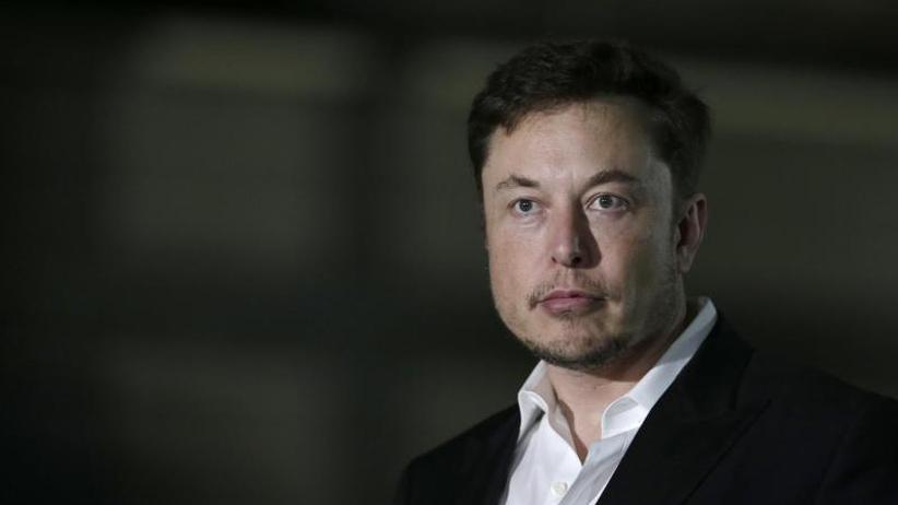 Top-Manager gehen: Kiffer-Auftritt von Musk: Tesla-Aktie ...