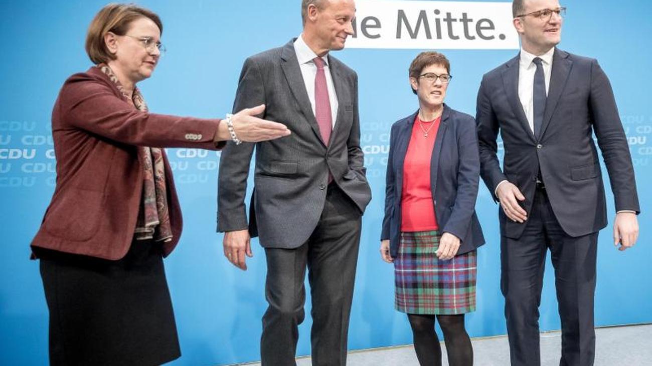 Merkel-Nachfolge: Umfrage: Kramp-Karrenbauer knapp vor Merz und weit vor Sp...