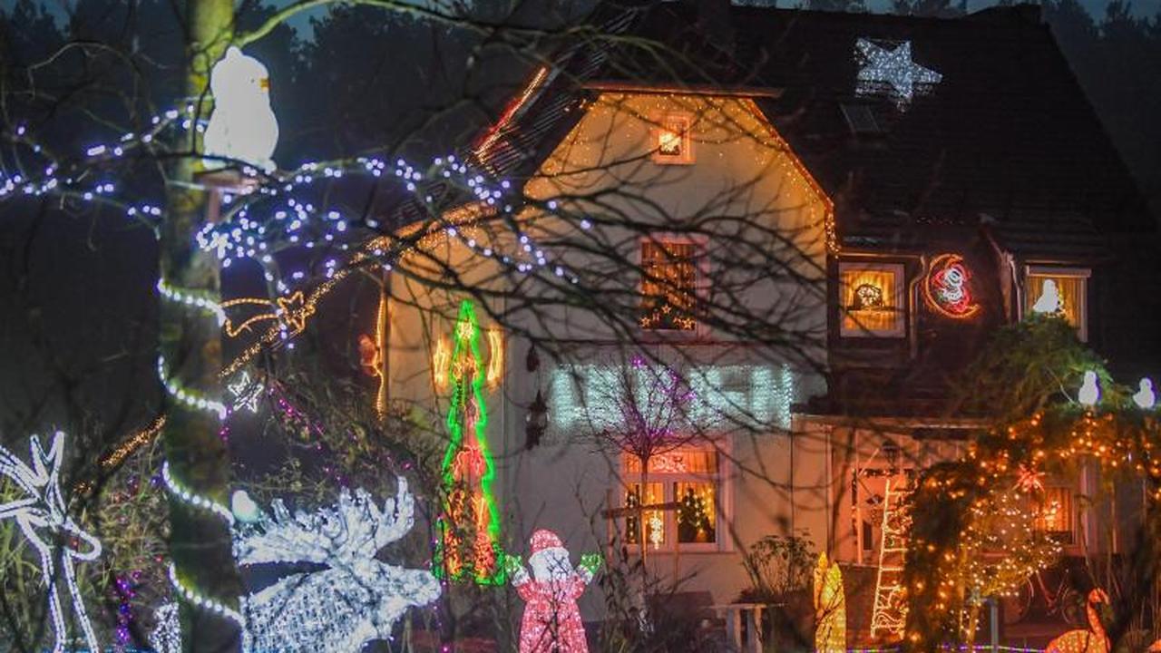 Teurer Lichterglanz: Weihnachtshäuser strahlen zum Advent