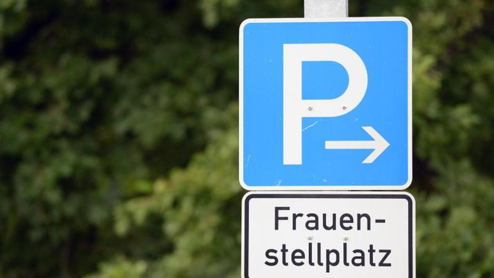 Prozess um Diskriminierung: Einigung im Streit um Frauenparkplatz in  Eichstätt