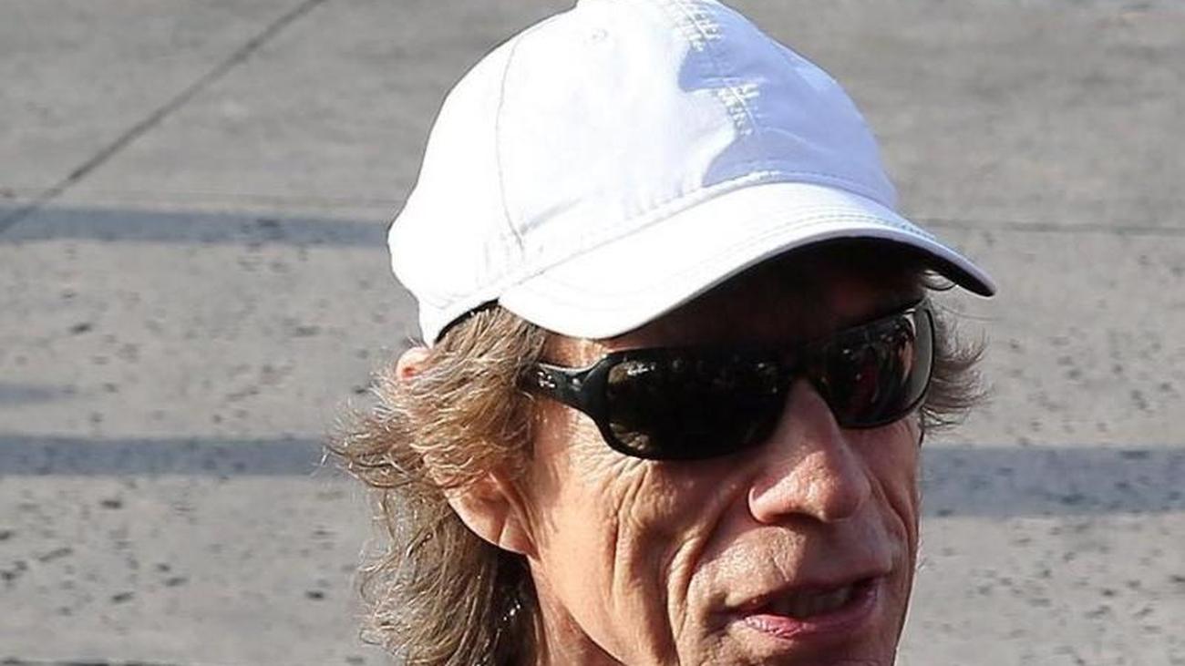 Nach Krankenhausaufenthalt Mick Jagger ist wieder auf den Beinen ZEIT ONLINE