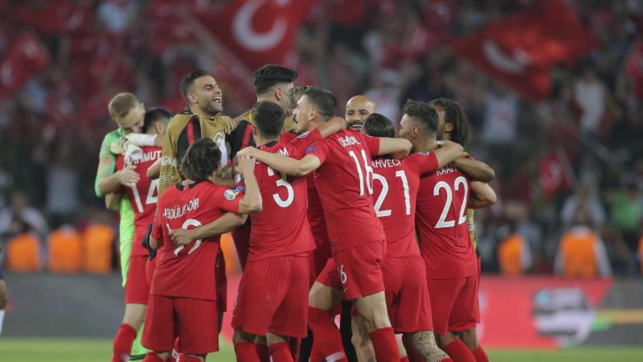 EM-Qualifikation: Türkei schockt Frankreich - Belgien und ...