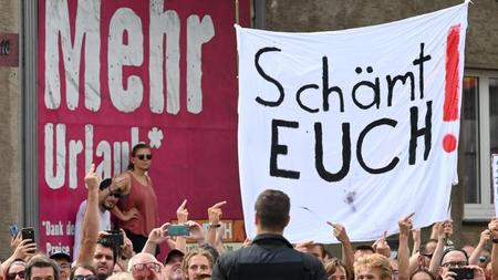 Tausende Auf Den Strassen Demonstrationen Gegen Rechts In Kassel Und Halle Zeit Online