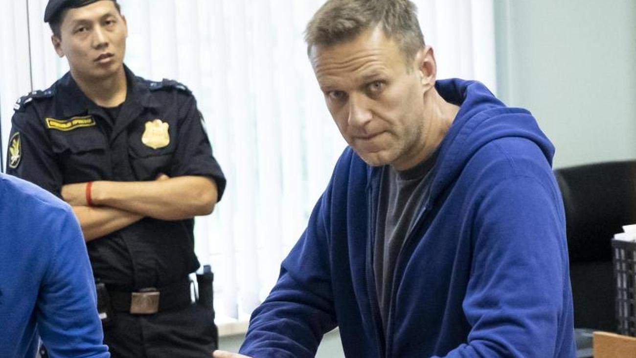 Kremlin Critic Sick Personal Physician From Nawalny Does Not Rule Out Poisoning Teller Report