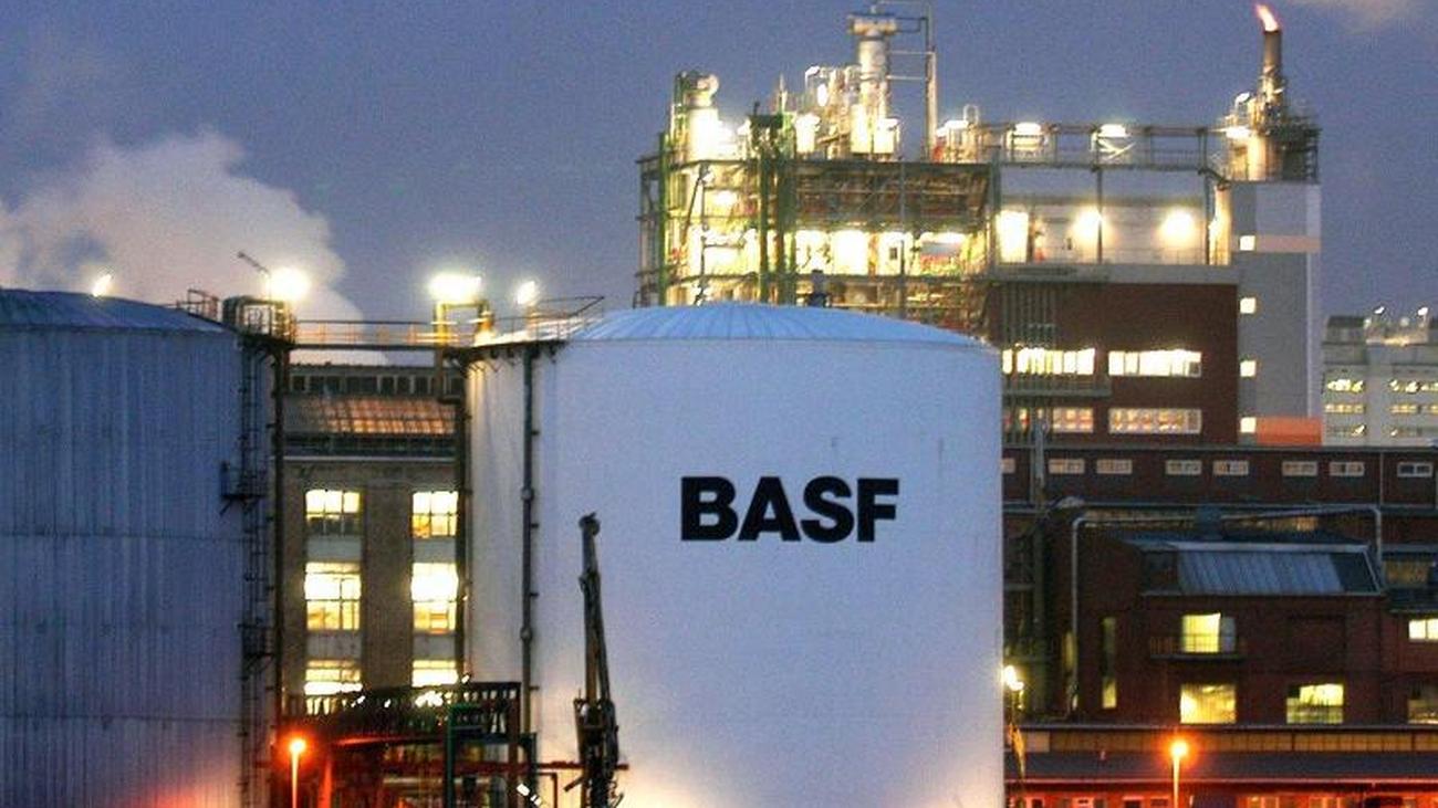 Gedampfte Geschaftsentwicklung Basf Weiter Unter Druck Milliarden Deal Noch 19 Erwartet Zeit Online