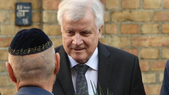 Rechtsextremistischer Terror: Seehofer Garantiert Juden Nach Anschlag ...