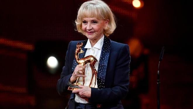 Fräulein-Wunder: Legendäres Lachen: Liselotte Pulver wird 90 | DIE ZEIT