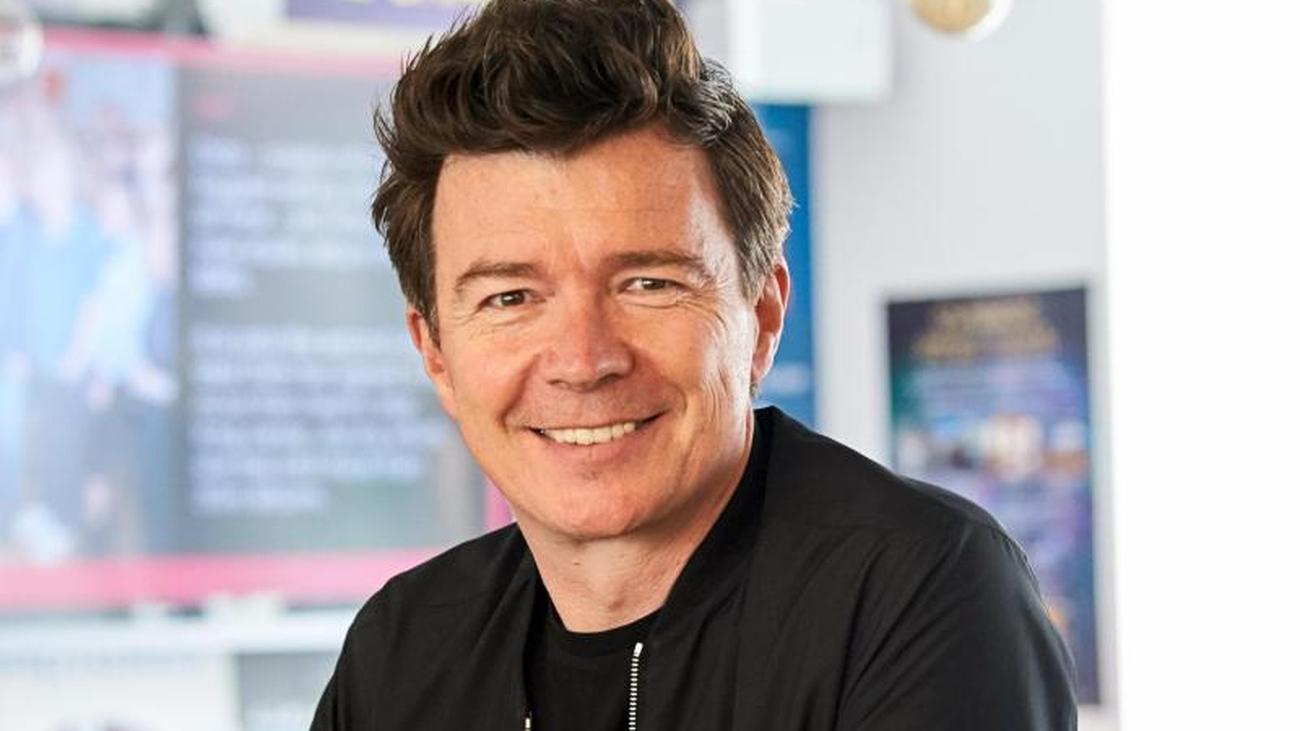 Holidays: Rick Astley celebrates Danish Christmas - Teller Report