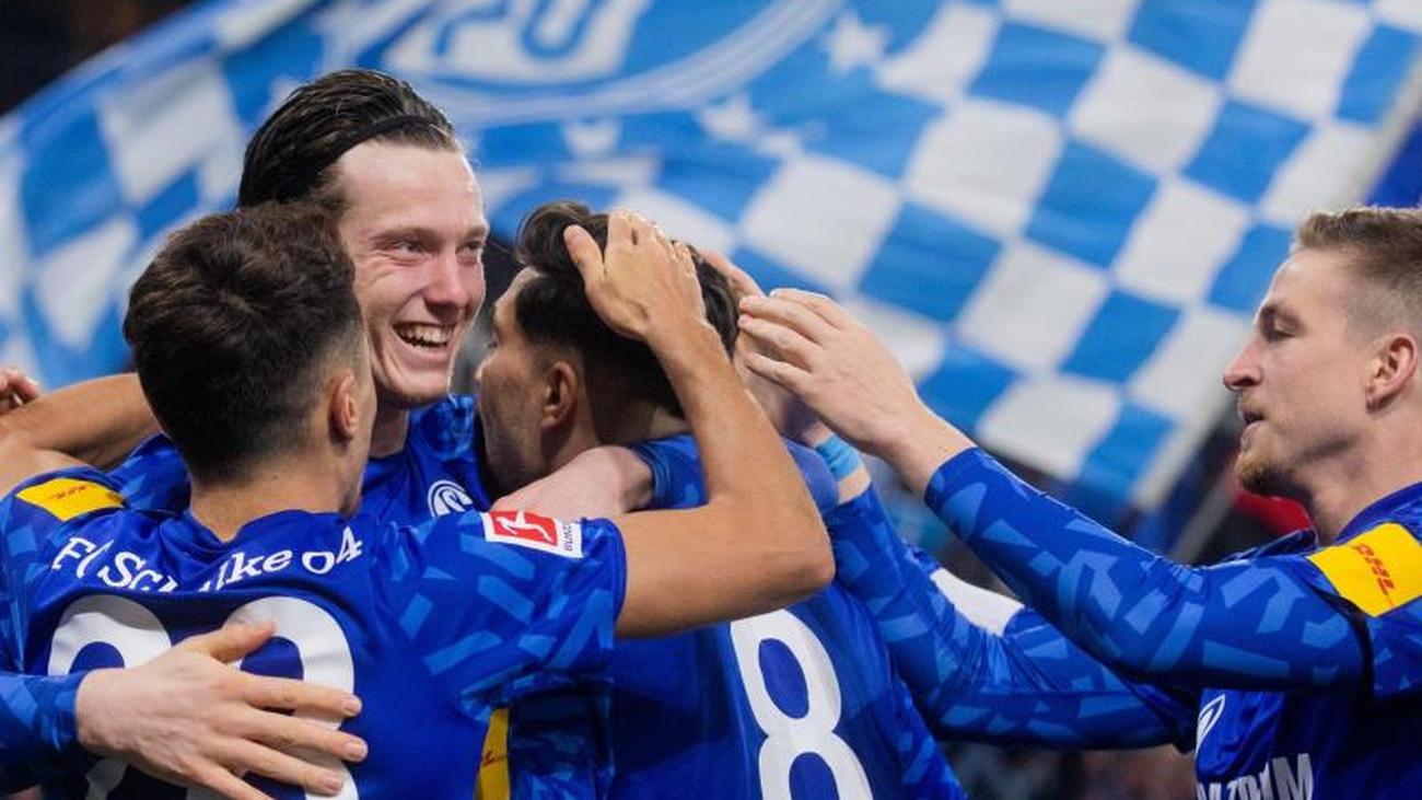 Strong kick-off start: Schalke match winner Gregoritsch ...