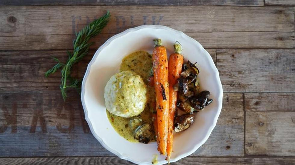 Herrlich frühlingshaft: Rezept für Kartoffelklöße mit Ofengemüse | ZEIT ... Herrlich frühlingshaft: Rezept für Kartoffelklöße mit Ofengemüse | ZEIT ...