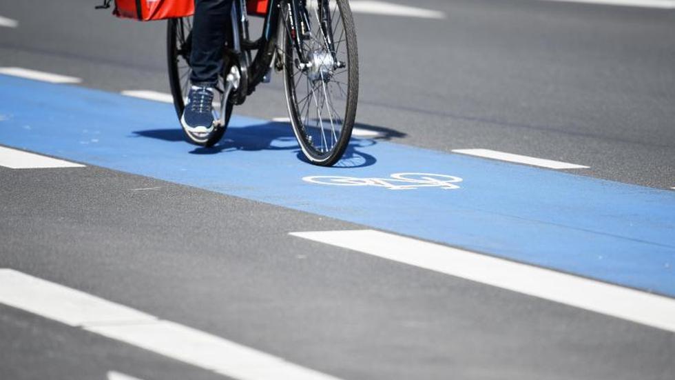 Überholen mit dem Auto Gilt der Abstand zum Radler oder zur Markierung? ZEIT ONLINE