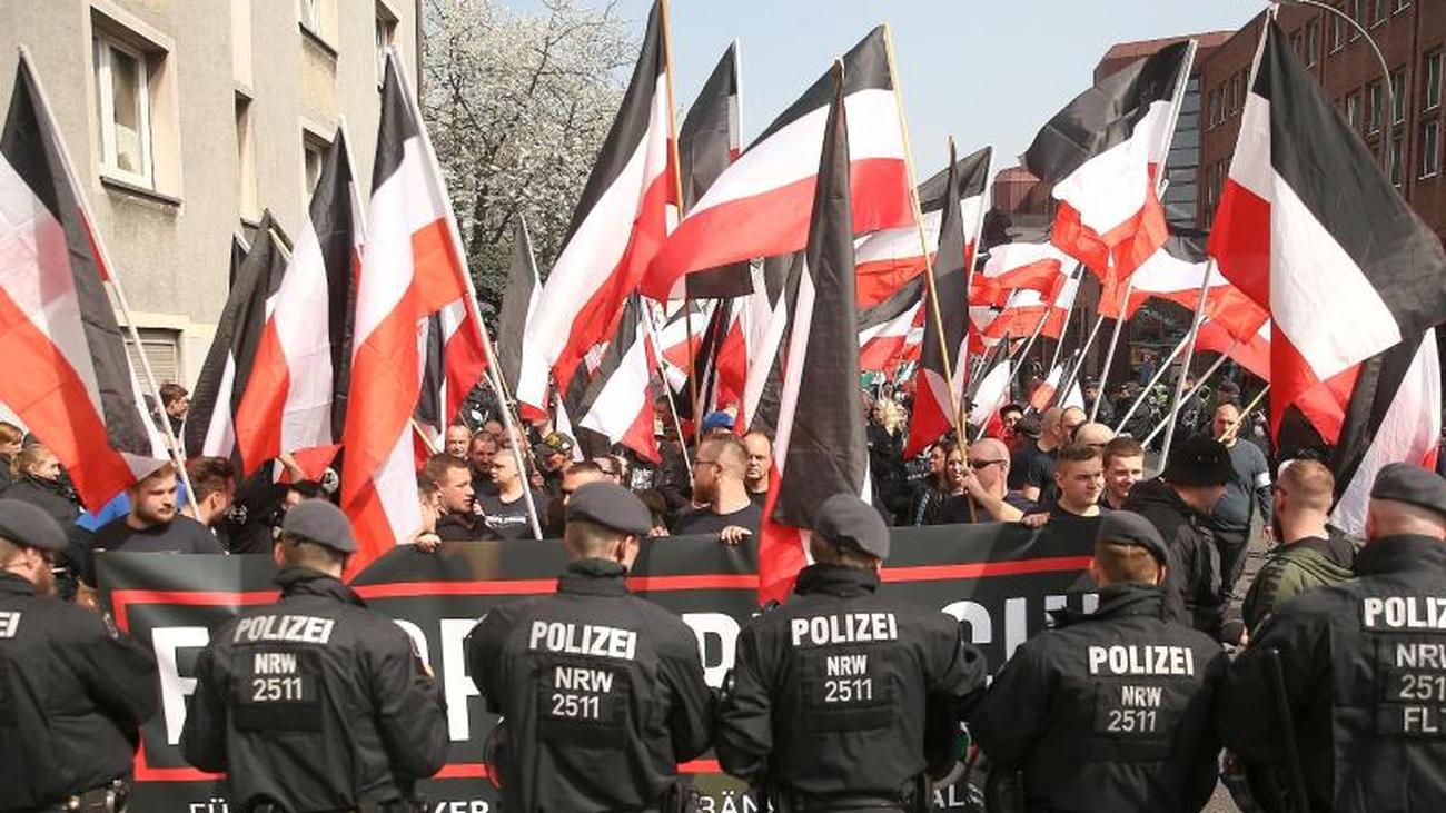 Deutlicher Zuwachs Mehr als 30.000 Rechtsextremisten in Deutschland