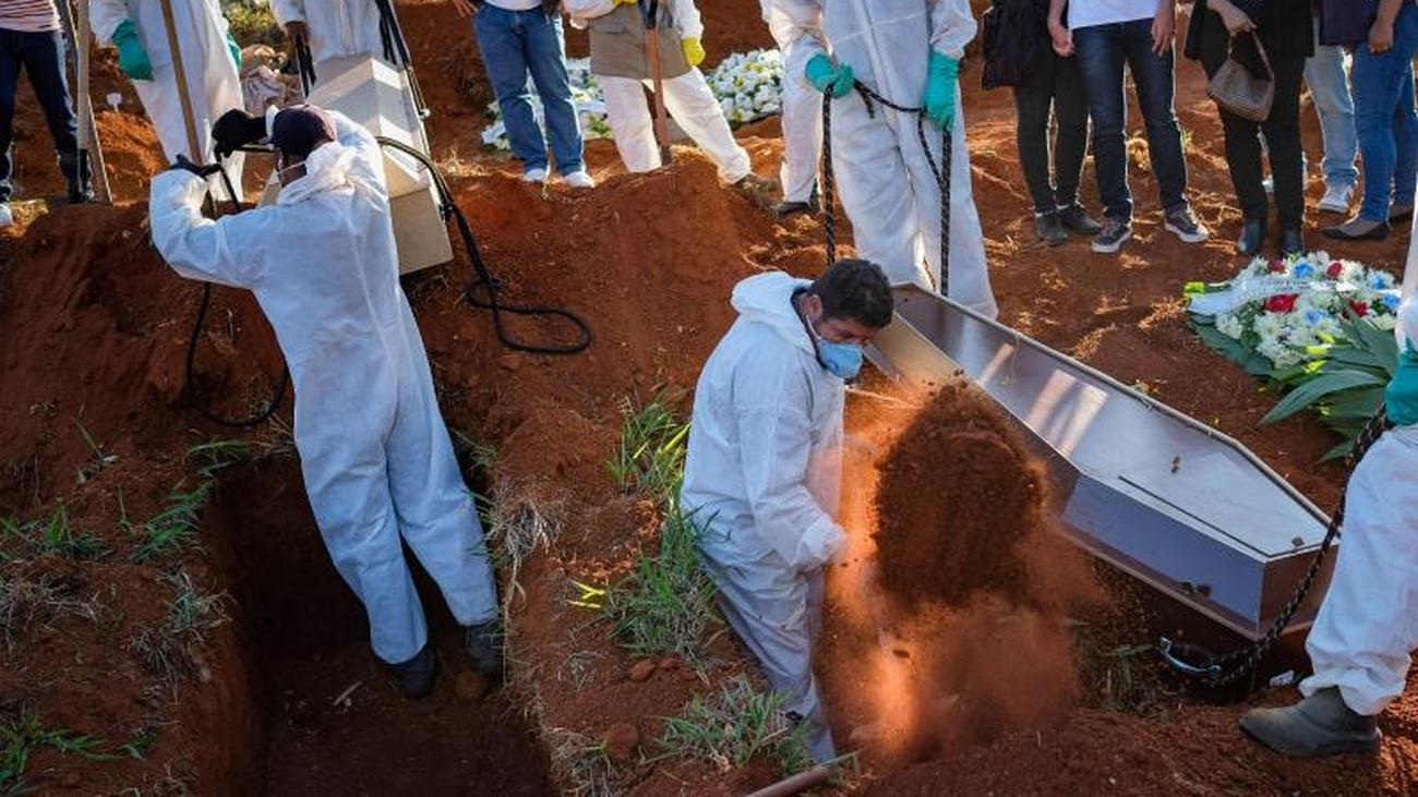 955.400 Infizierte Brasilien Wieder über 1200 CoronaTote in 24