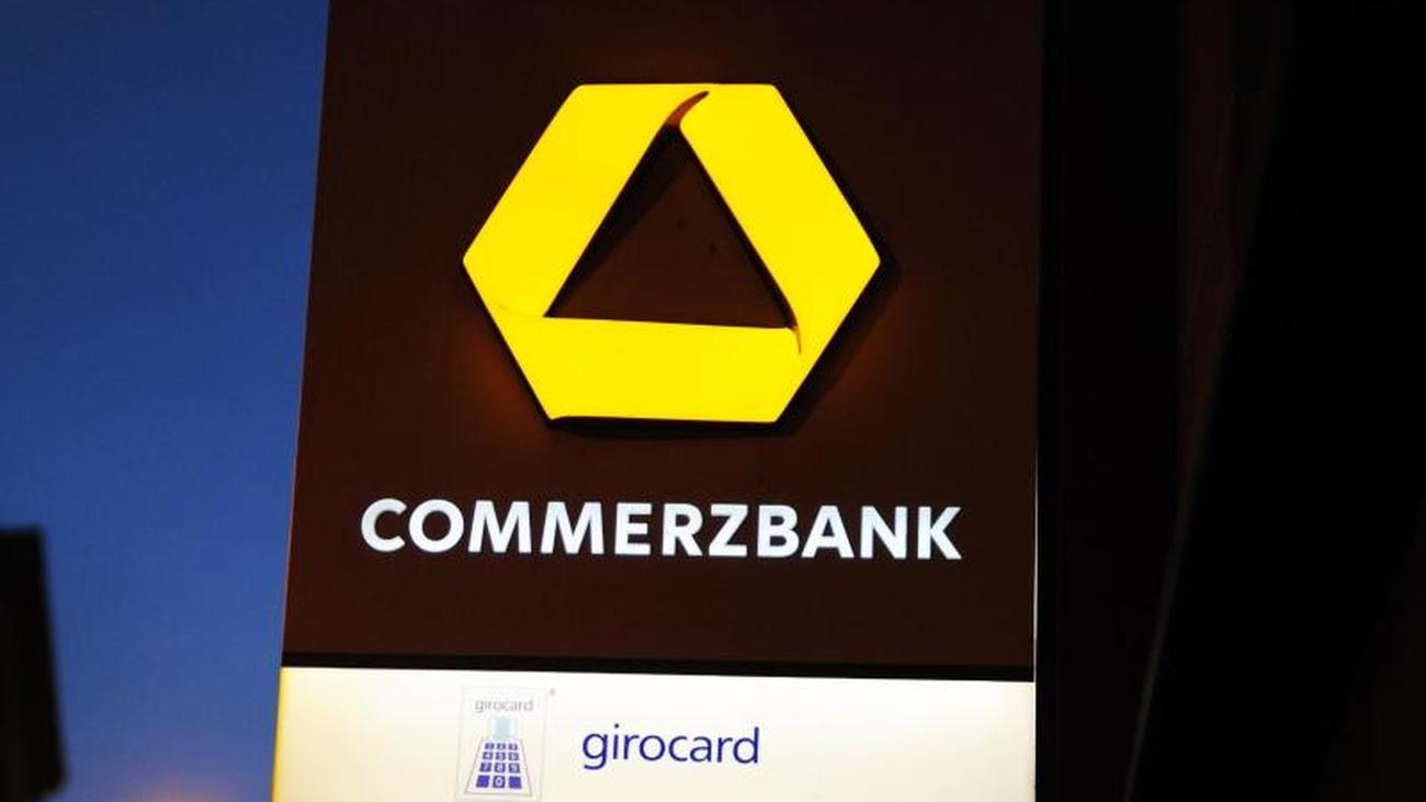 Pay Mobile Commerzbank Introduces Apple Pay Solution For Checking Accounts Teller Report