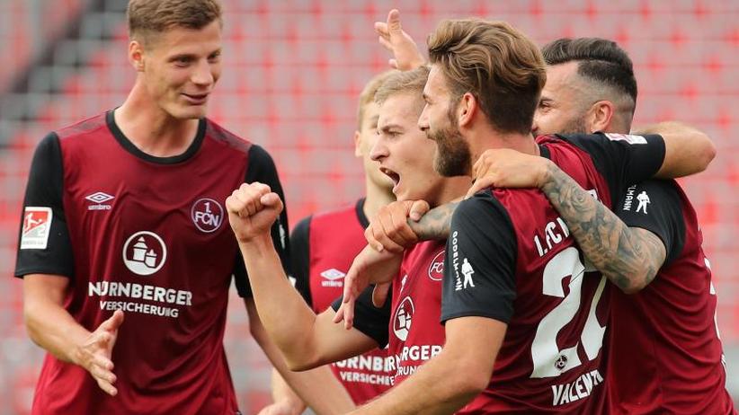 Relegation: FC Nürnberg feiert Nürnberger: 2:0 gegen ...