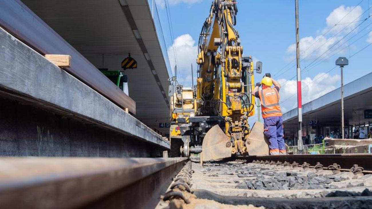 Verkehrsknoten: Deutsche Bahn Modernisiert Hauptbahnhof Hannover | ZEIT ...