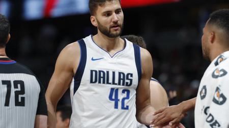 Deutscher Nba Profi Maxi Kleber Mit Golf Tasche Und E Piano Nach Disney World Zeit Online