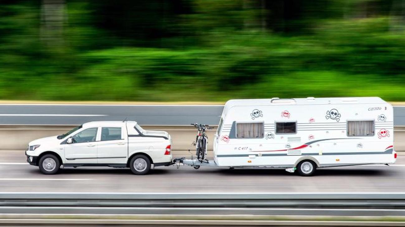 Unfamiliar To Newcomers Adac Caravan Team Drives Like A Small Truck Teller Report