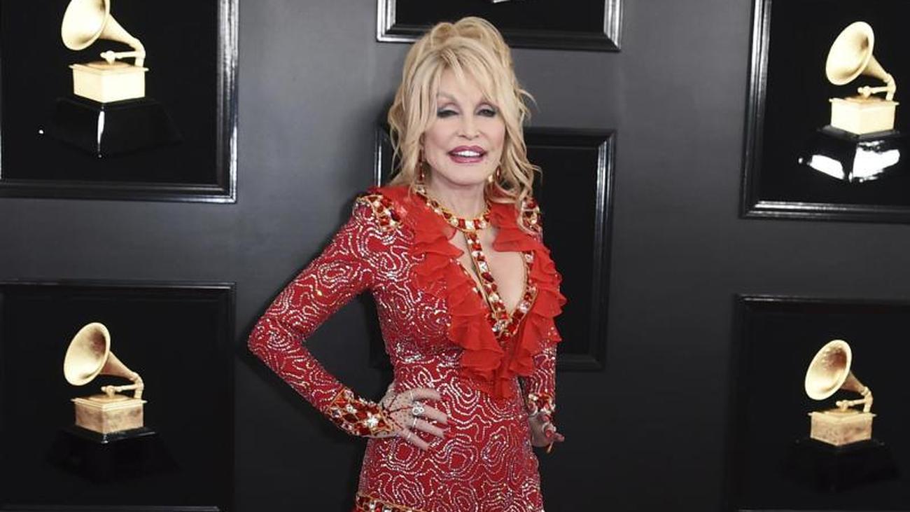 Mit Vielen Gaststars Dolly Parton Kundigt Weihnachtsalbum An Zeit Online