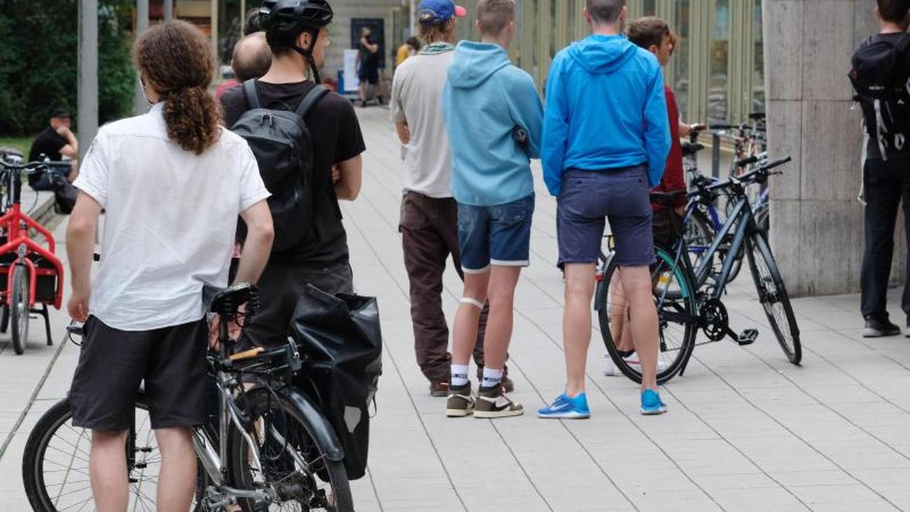 Wartezeit für Reparaturtermine Fahrrad statt Auto Rad