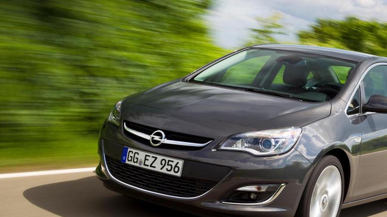 Opel Astra j 2014 седан