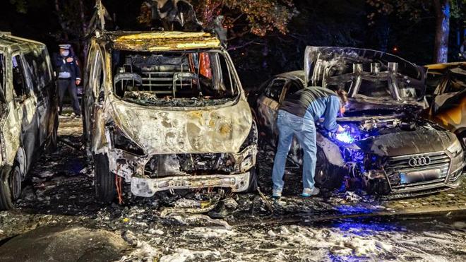 Brände: Fünf Autos Ausgebrannt: Fahndung Mit Hubschrauber | ZEIT ONLINE