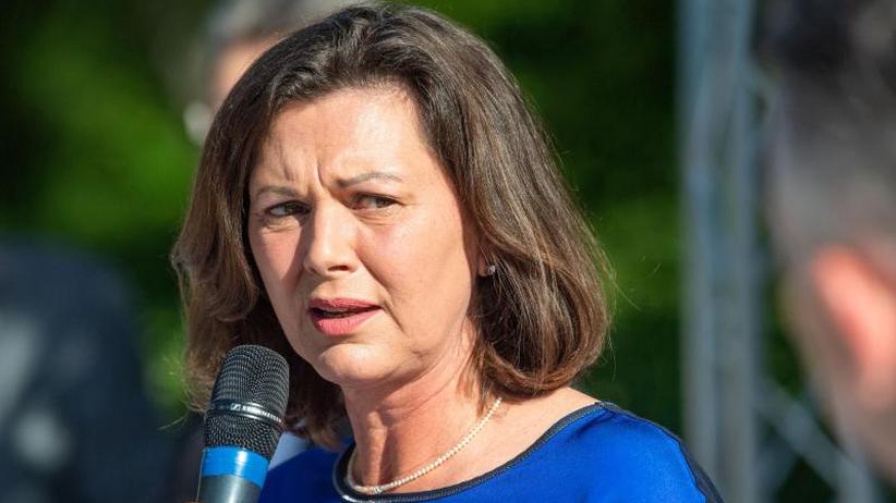 Landtag: Zulässige Landtags-Teilnehmerzahl: Corona-Ampel ...