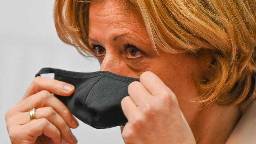 Landtag: Landtag diskutiert in Sondersitzung über Corona-Beschlüsse | ZEIT ONLINE