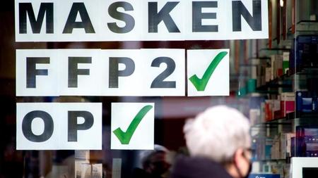 Gesundheit Bremen Will Kostenlos Ffp2 Masken An Risikogruppen Verteilen Zeit Online