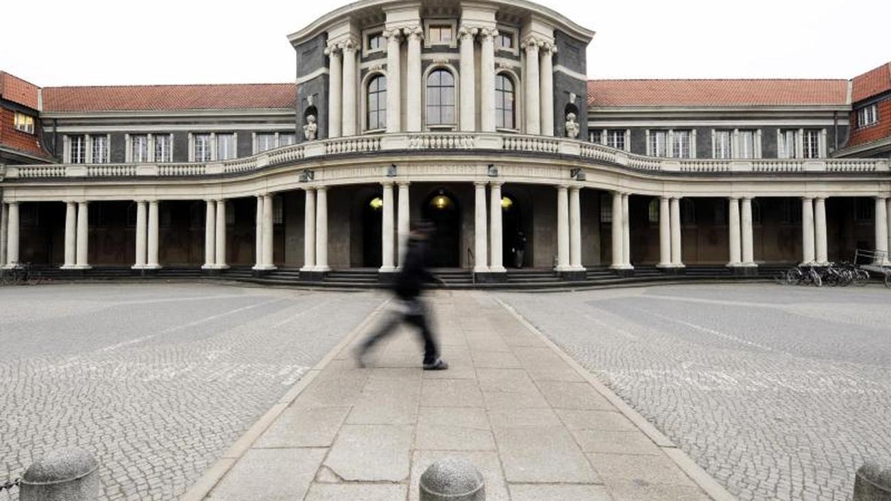 Hochschulen: Dozenten der Uni Hamburg fordern trotz Corona ...