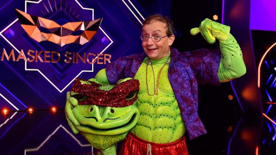 Frosch Mit Bademeister Charme Wigald Boning Bei The Masked Singer Enttarnt Zeit Online