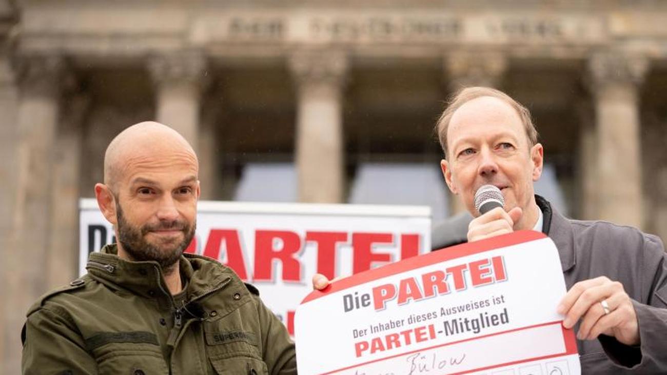 parteien bundestagsabgeordneter marco b low tritt satirepartei ein parteien bundestagsabgeordneter marco b low tritt satirepartei ein