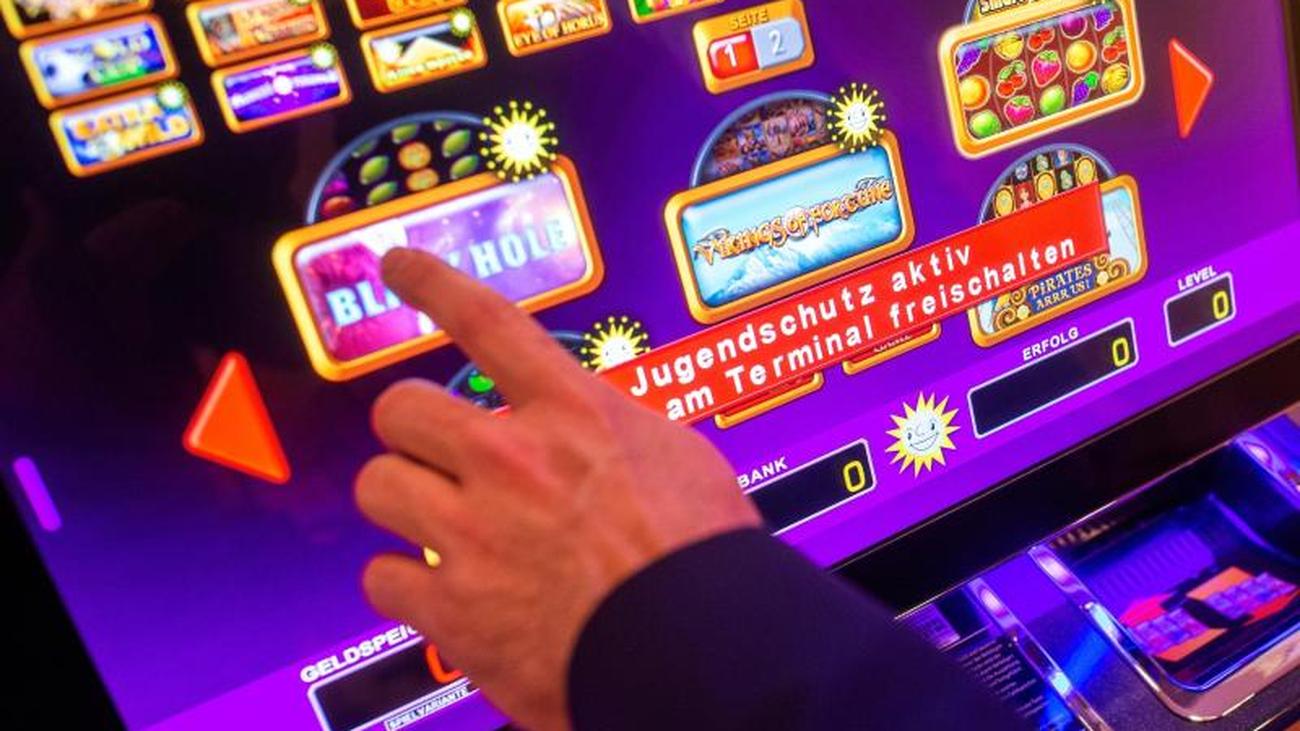 Glücksspiele: Rot-Grün: Spielersperren zum Schutz von Süchtigen | ZEIT ONLINE