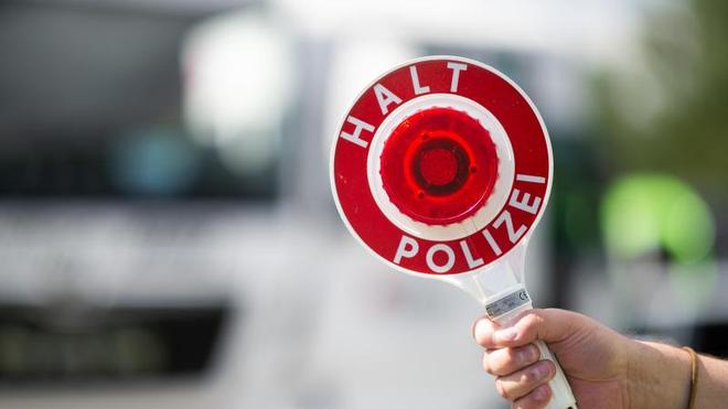 Verkehr: Tempo 142 in 70er-Zone: Polizei stoppt Raser bei Celle