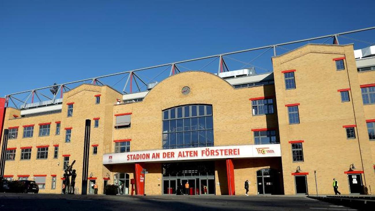 Fußball: Bericht: Stadion-Ausbau Bei Union Berlin Verzögert Sich | ZEIT ...