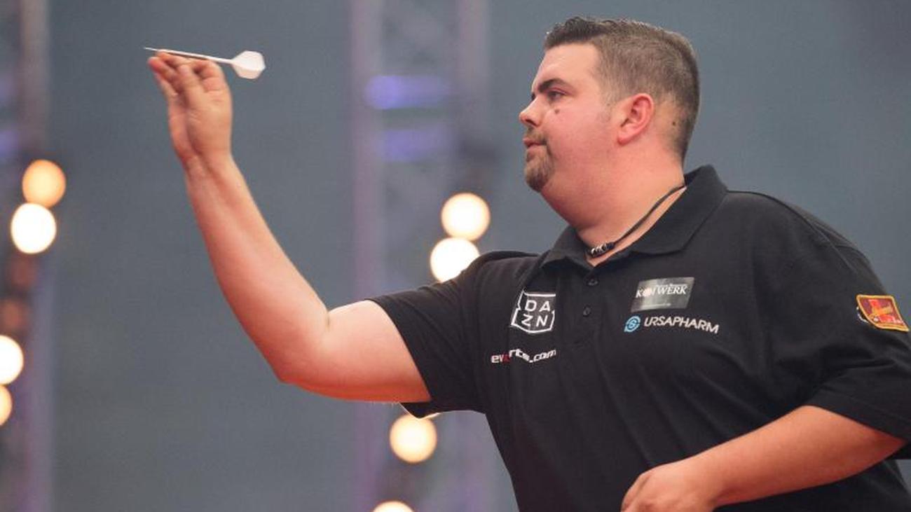 Darts Clemens darf DartsWeltmeister Wright fordern ZEIT ONLINE