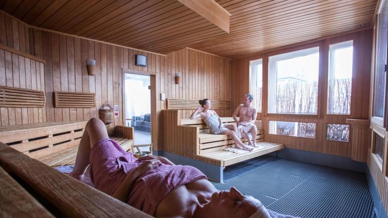 Nackt oder nicht?: Etikette und Hygiene in der Sauna | ZEIT ONLINE