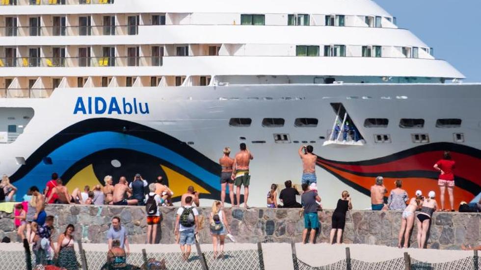 Tourismus: IT-Probleme: Reederei Aida sagt Silvesterkreuzfahrten ab ...