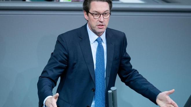 "Jeder Tote einer zu viel": Andreas Scheuer (CSU), Bundesminister für Verkehr und digitale Infrastruktur, spricht bei einer Sitzung des Bundestages.