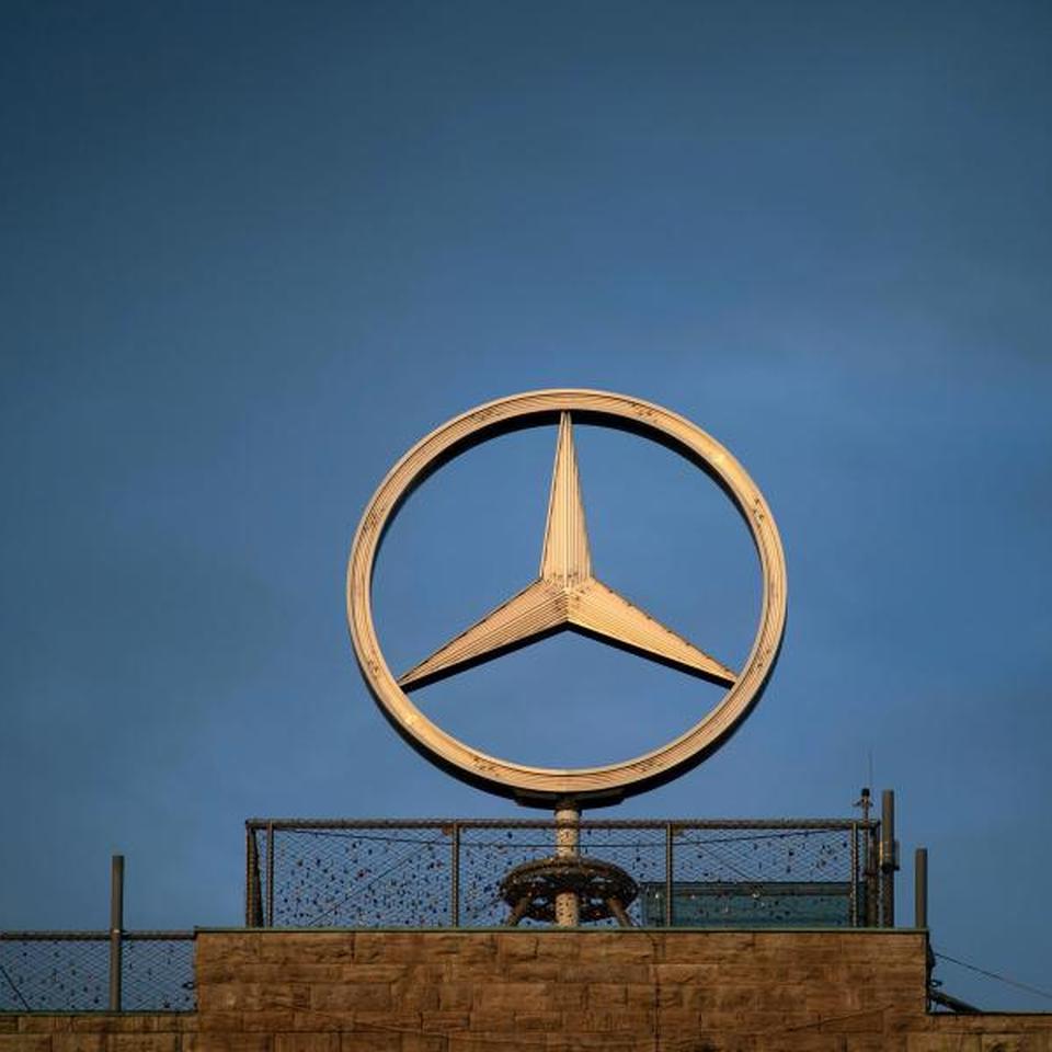 Der Mercedes-Stern vom Bahnhofsturm: ein Stuttgarter Wahrzeichen