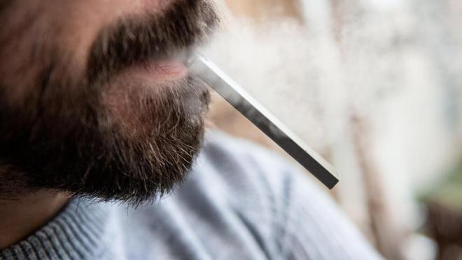 Notfälle: Unreine Flüssigkeit in E-Zigaretten: Ermittlungen dauern an