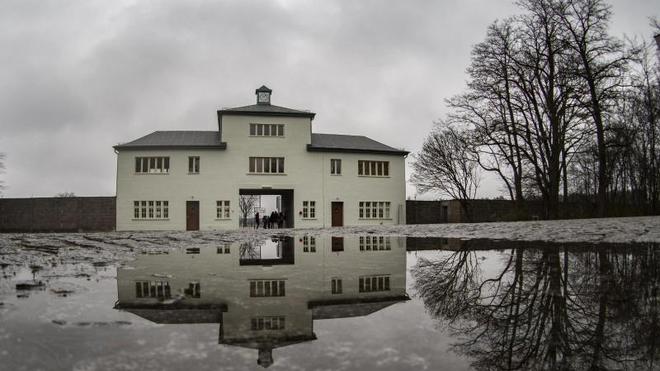 Gedenkstätten: Blick auf den Eingangsbereich des ehemaligen Konzentrationslagers Sachsenhausen.