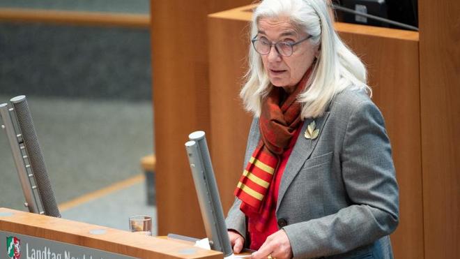 Landtag: NRW-Kulturministerin Isabel Pfeiffer-Poensgen (parteilos) spricht im Landtag.