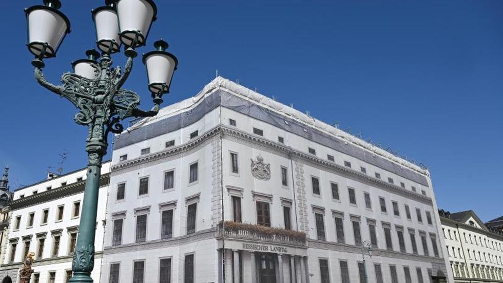 Landtag Landtagsbaustelle Gerüst wird abgebaut, Fotoplane fällt ZEIT ONLINE