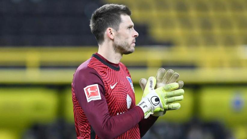 Fußball: Jarstein verlängert Vertrag bei Hertha BSC bis ...